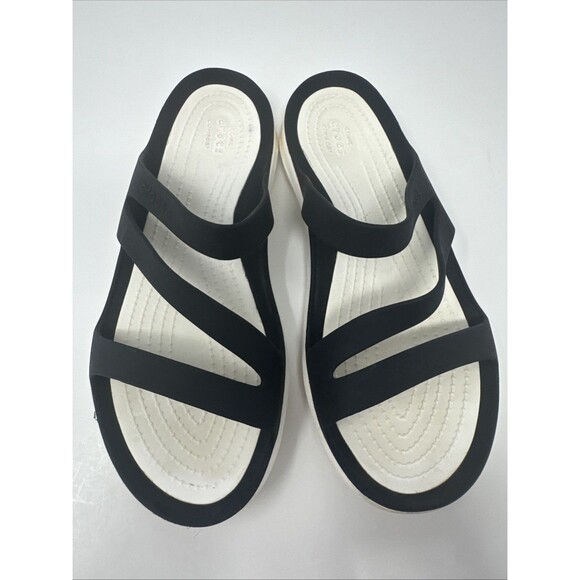 Crocs Sanrah Swiftwater Sandals Women's Sz 7 Black White Summer Beach Pool - Picture 1 of 8